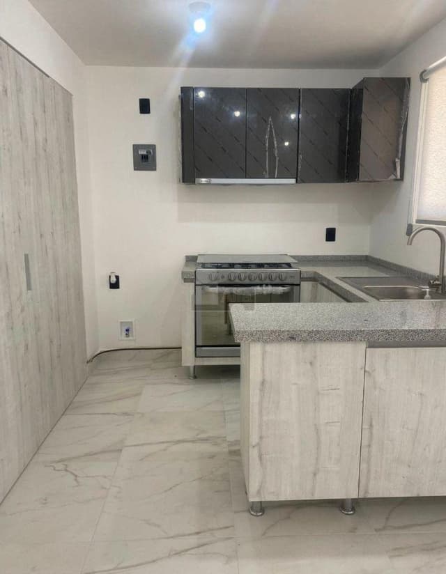 Departamento en renta en Zaru, Zakia, Querétaro, en planta baja. Con Alberca.