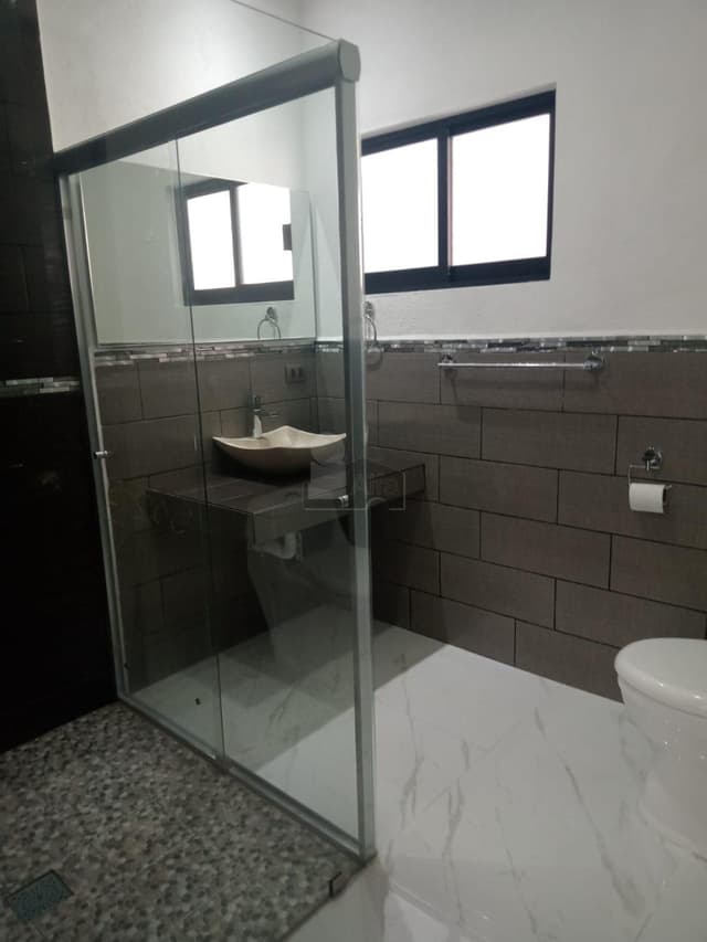 Casa amplia e iluminada en Morelia, salida Pátzcuaro.