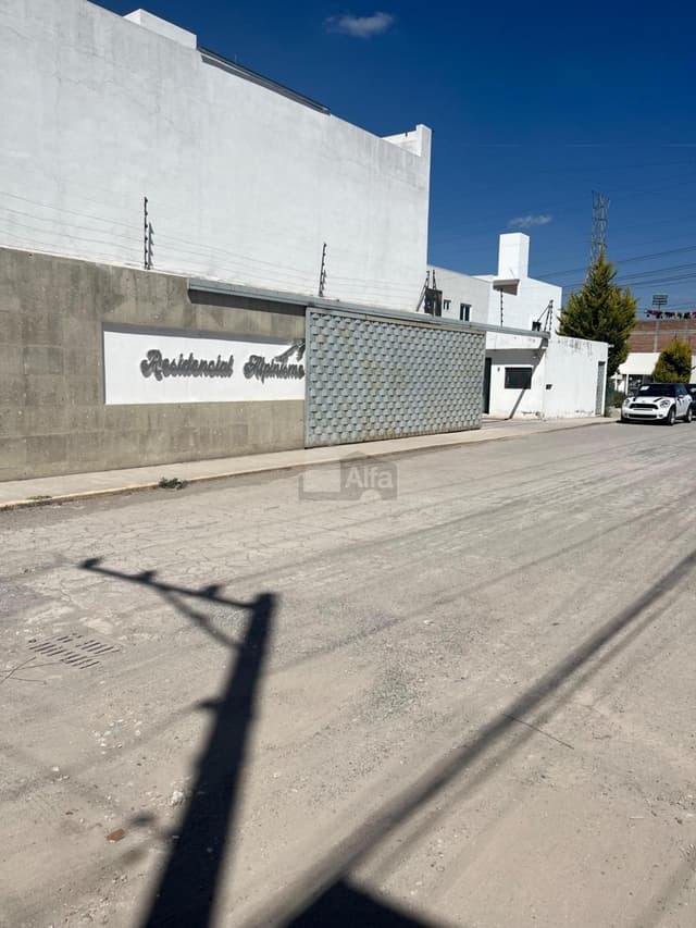 Terreno habitacional en condominio, acceso controlado en San Mateo Oxtotitlán.