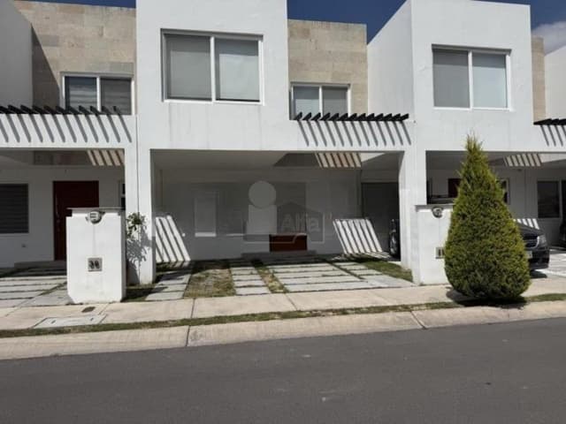 Casa en condominio en renta en Paseos del Bosque, Corregidora, Querétaro