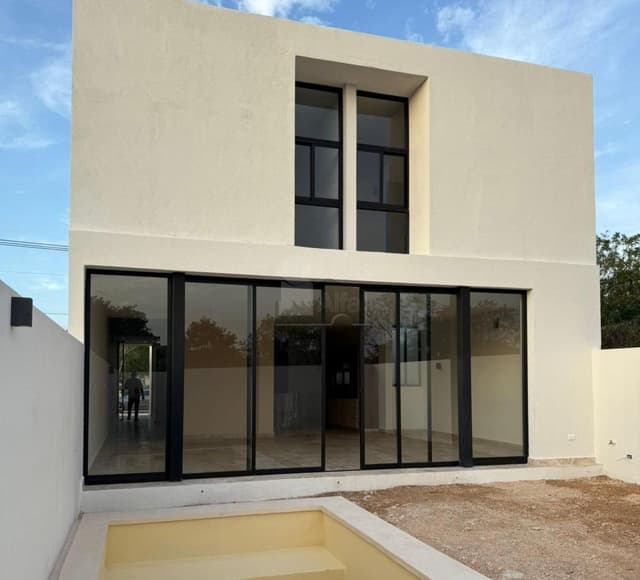 Casa en Venta Temozón Norte, Merida, Yucatan. 3 Recamaras con baño, cuarto servicio, Piscina