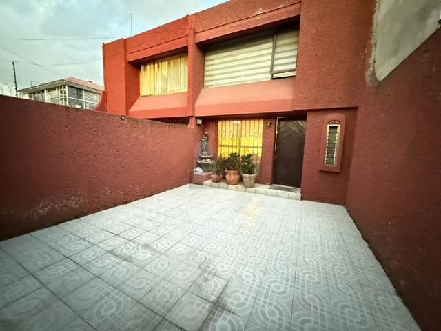 Casa sola en Venta,Colonia Xinantecatl Metepec estado de México.