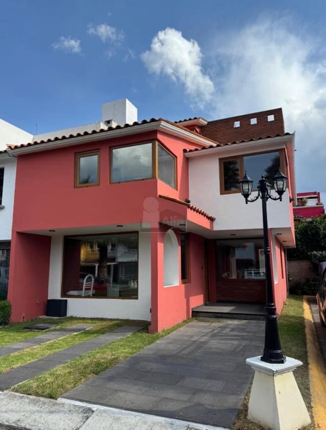 Casa en venta en San Salvador Titzatlalli , Metepec Estado de México.