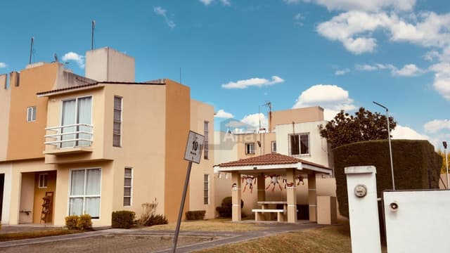 Casa en esquina en Las Misiones Toluca 3 rec