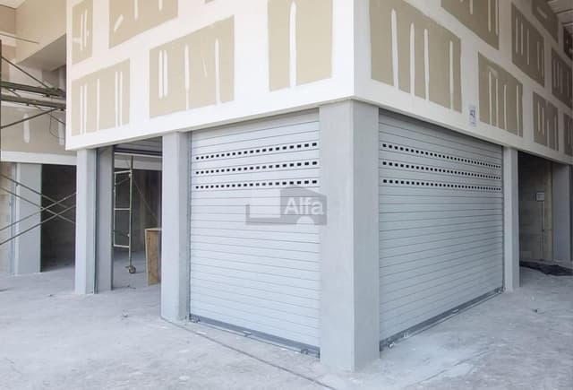 Locales en renta en centro comercial – ¡Pregunta por disponibilidad!