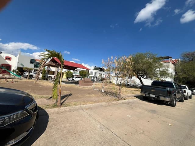 Casa en Venta en Rinconada del Echeveste León, Gto. cerca de Hilario Medina y Morelos control acceso