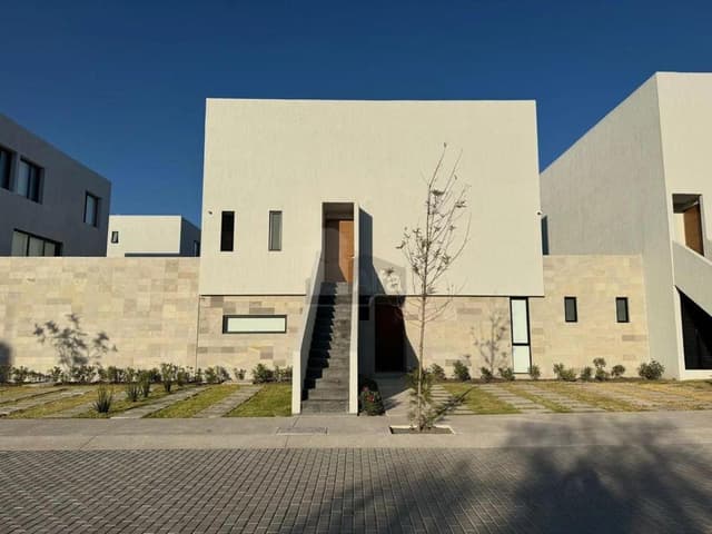 Casa Duplex en segundo piso, de CAISA, venta en Cumbres del Lago, condominio con Alberca, Juriquilla