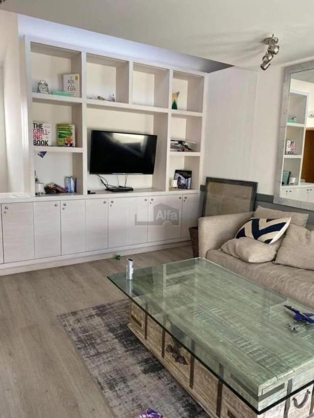 Casa en El Campanario con 5 recámaras!, una en PB, alberca propia y departamento independiente