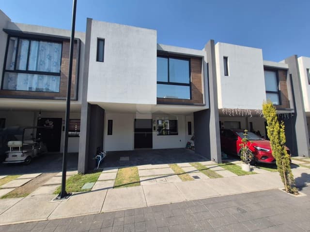 Casa en Venta en Fraccionamiento Aurea, Toluca.