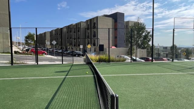 Depto Nuevo en PB, 2 Cajones, 2 jardines, 2 recs en Villas del Refugio, Querétaro