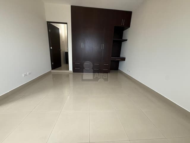 Casa en venta, Bosques de las Cumbres, Monterrey, Nuevo León. En privada y esquina