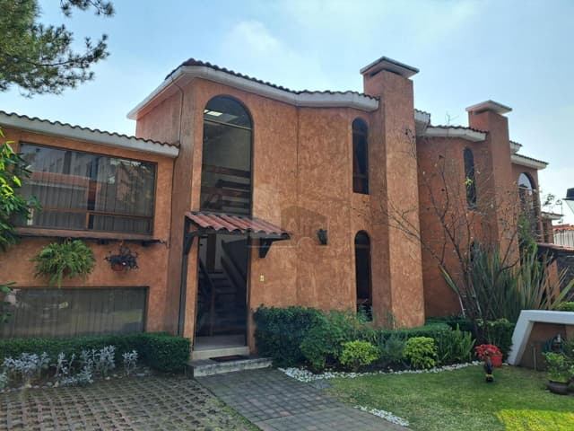 Se vende bonita casa de 3 recámaras con jardín en Bosques de Taragno, Álvaro Obregón