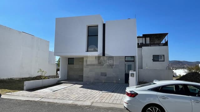 Casa Nueva en venta en Juriquilla con 3 recámaras cada una con baño