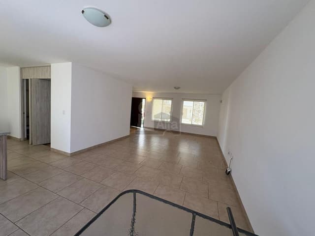 Casa en renta en Juriquilla, en condominio con alberca