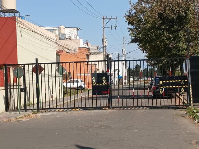 Venta de casa en el Fraccionamiento Los Heroes Toluca 2° sección