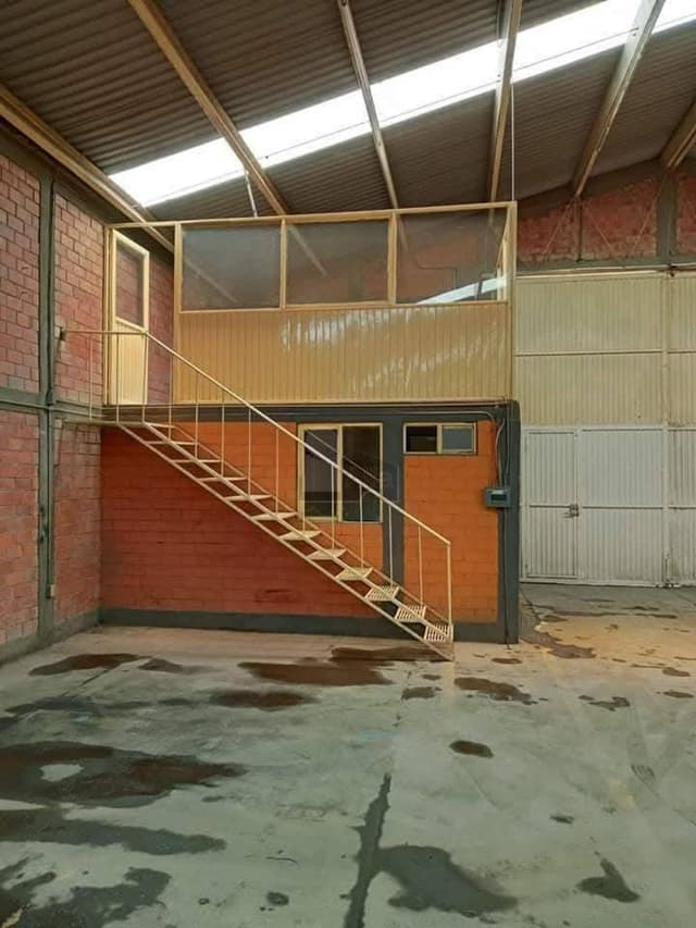 BODEGA de 540m2 EN RENTA entre eje 114 y 116 en las mercedes