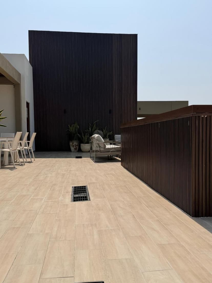 Gallery main