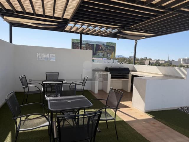 Loft En Venta de 2 Recamaras, con excelente ubicación y Terraza social con Alberca