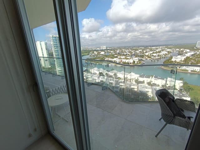 Departamento en venta amueblado en SLS Puerto Cancún de 4 recamaras y 4.5 baños