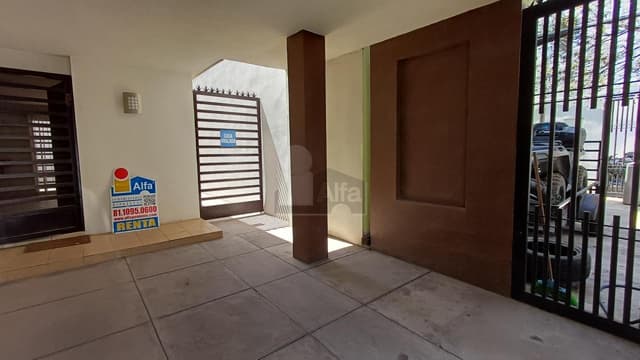 Casa en Renta en Las Lomas Sector Bosques