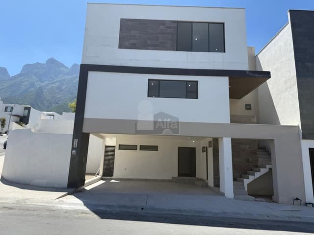 Casa en venta, Puerta de Hierro, Monterrey, Nuevo León.