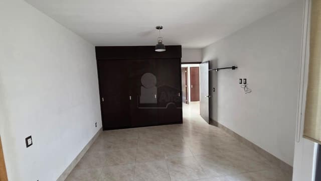 Casa en venta en Amberes Residencial con estudio y baño completo en planta baja