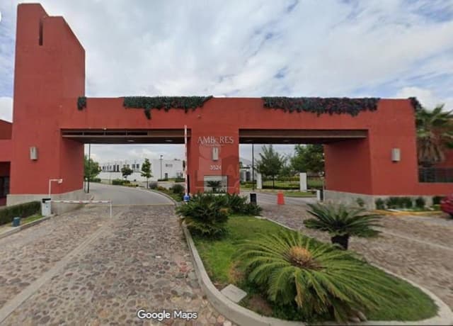 Casa en venta en Amberes Residencial con estudio y baño completo en planta baja