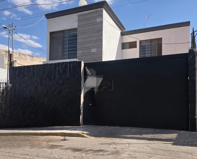 Casa en Venta al Poniente de la Ciudad en Residencial del Valle II