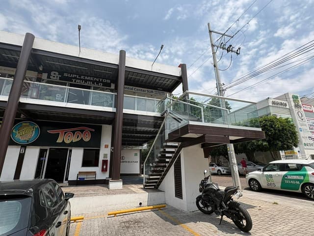 Local Comercial en Planta Alta en Renta en Colinas del Cimatario