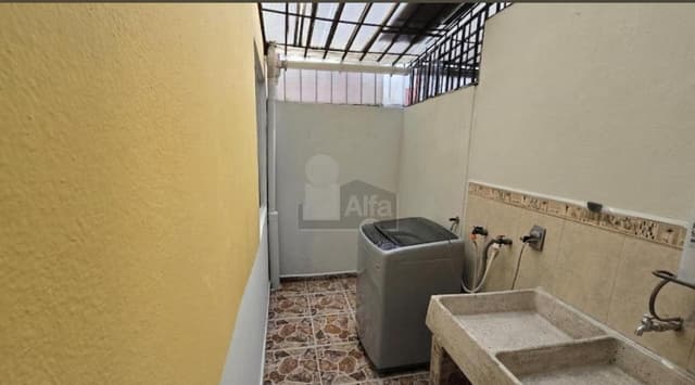 Casa en Venta en Hacienda del Valle II | 3 recámaras , cerca del parque industrial 2000