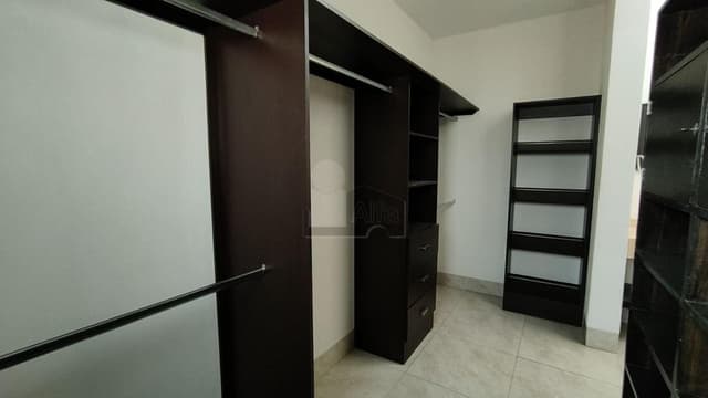 Casa en venta en Amberes Residencial con estudio y baño completo en planta baja