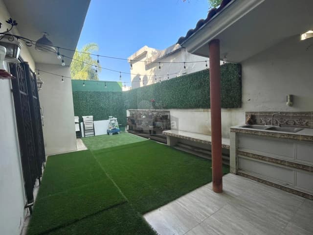 Casa en venta en Jardines del Paseo Monterrey Nuevo Leon Zona Sur