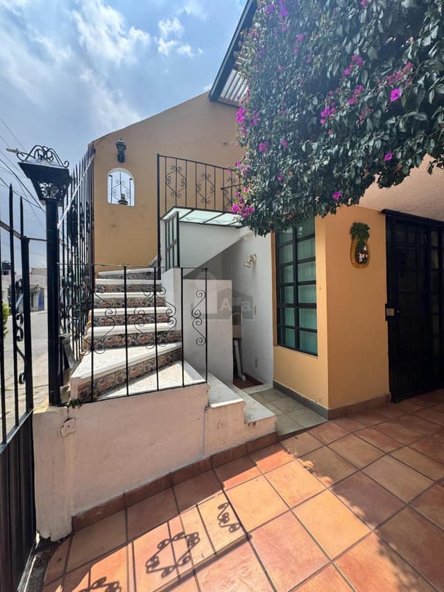 Casa un piso dúplex con cochera techada Toluca