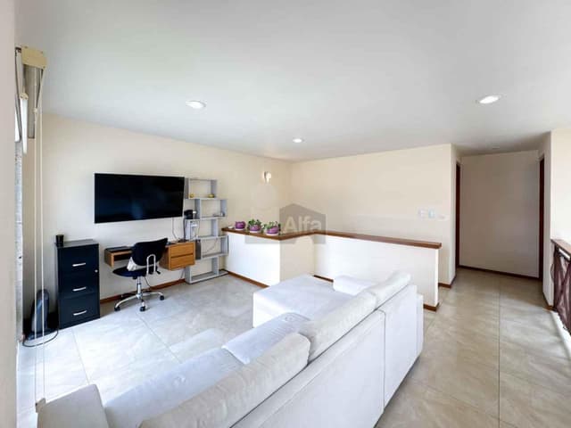 Casa en Venta en Bosques de las Fuentes Calimaya con Jardín de 80 m²
