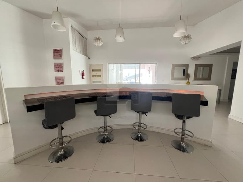 Gallery main