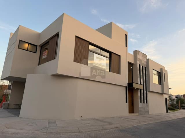 Casa en VENTA en esquina en Alto Lago Residencial - San Luis Potosí