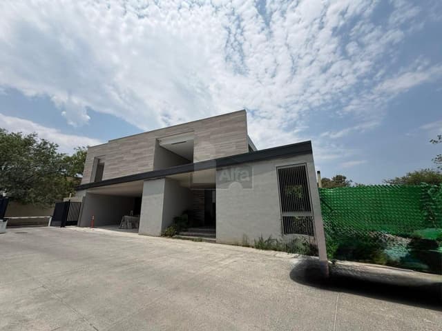 Casa sola en venta en Del Valle, San Pedro Garza García, Nuevo León