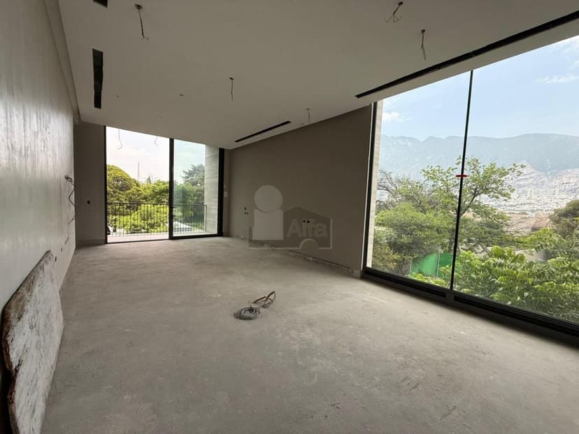Gallery main