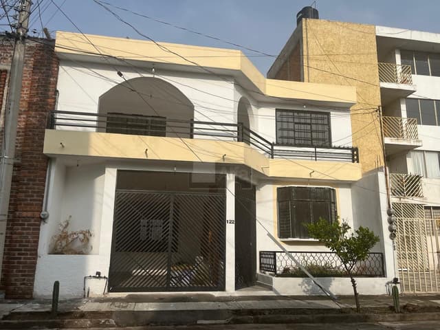 Casa en Venta en Col. Kennedy, LEÓN, GTO cerca a Mariano Escobedo Blvd. Miguel de Cervantes Saavedra