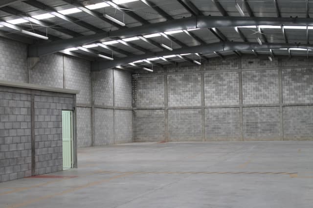 Bodega - Comercial en Renta - 5