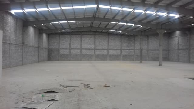 Bodega - Comercial en Renta - 5