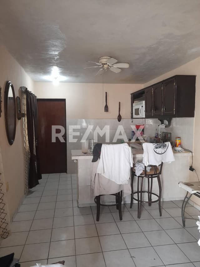 CASA CON DEPARTAMENTOS EN VENTA, Altamira Tamps.