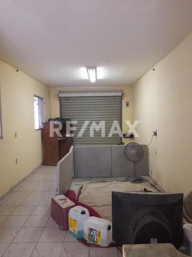 CASA CON DEPARTAMENTOS EN VENTA, Altamira Tamps.