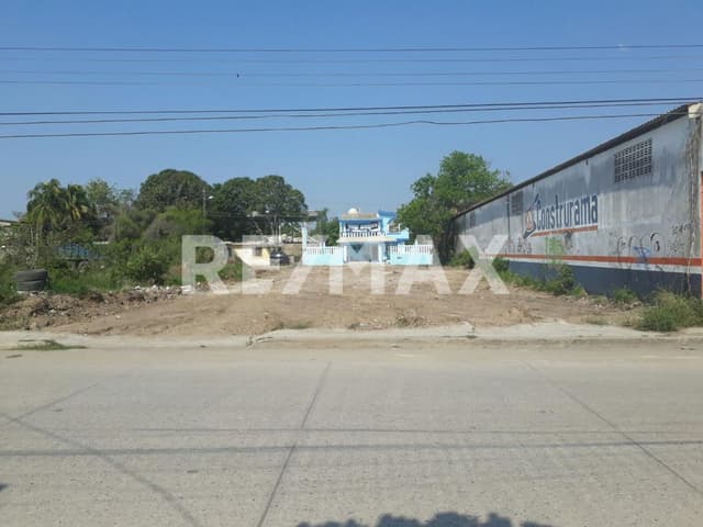 Terreno en venta ubicado sobre calle principal de Zona Comercial de Altamira,Tamps.