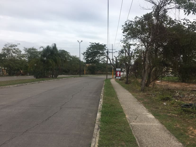 EXCELENTE TERRENO COMERCIAL IDEAL PARA INVERSIONISTAS SOBRE DIAGONAL SUR-NORTE, TAMPICO, TAMAULIPAS