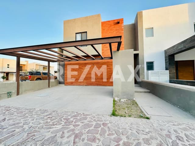 CASA EN VENTA EN CERRADA CIRUELOS, RESID ALTOZANO, GÓMEZ PALACIO, DGO.