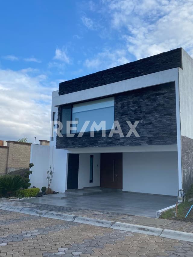 CASA EN RENTA LOMAS DE ANGELOPOLIS PUEBLA