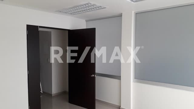 Blvd. Lázaro Cárdenas oficina en renta, oficina 1 planta baja