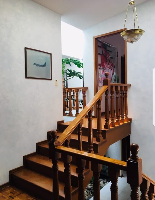 CASA EN VENTA DE LUJO CON TERRENO MUY AMPLIO