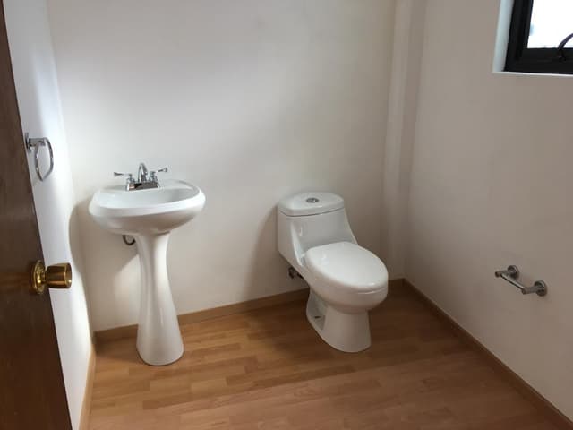 SMS/ Oficina en renta en el CENTRO